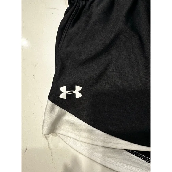 Under Armour Black & White Athletic Shorts M - Picture 3 of 5